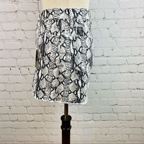 NWT FRAME Le Mini Split Front Python-Print Skirt New with tags - Picture 7 of 16